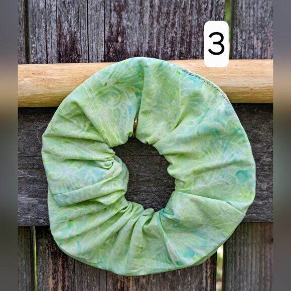 ONE Colorful Scrunchie Batik Cotton Blue Green Yellow Abstract Floral Prnts - Picture 4 of 7